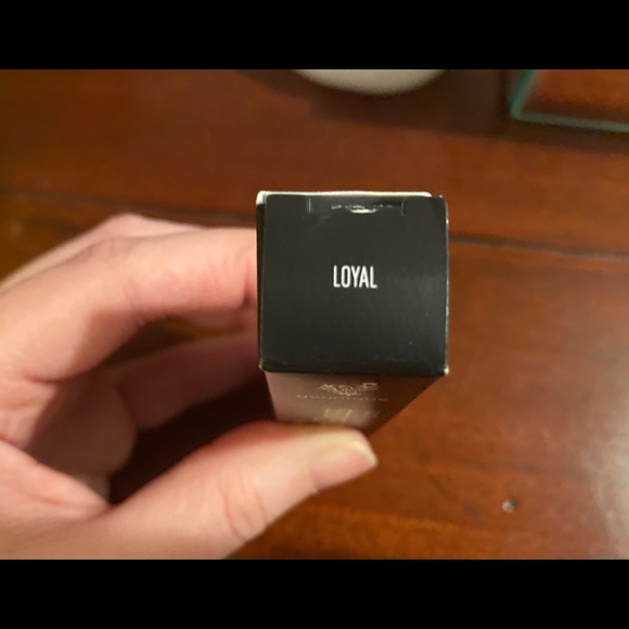 Younique Lucrative Lip gloss - Picture 3 of 3